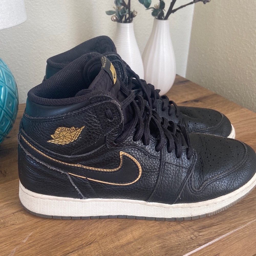 Jordan 1 retro high city of flight Leather 8.5 womens or 7Y 575441-031